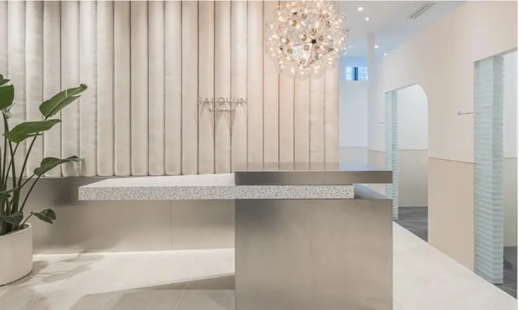 SALOWIN 銀座Ray Ⅱの内観・外観1