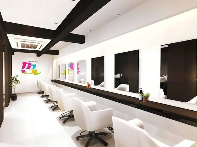 カラコレ難波店の内観・外観2