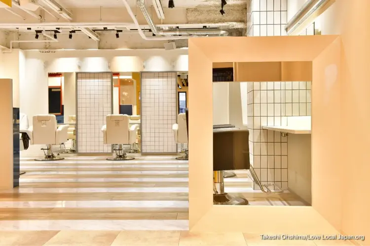 hair&face ROOST河原町店の内観・外観2