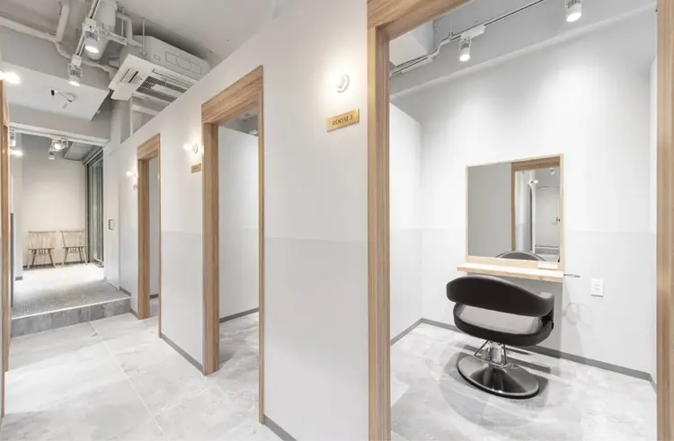 SALOWIN栄3丁目店の内観・外観2