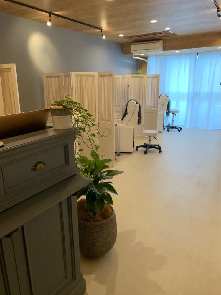 WHITE EYE尼崎店の内観・外観2