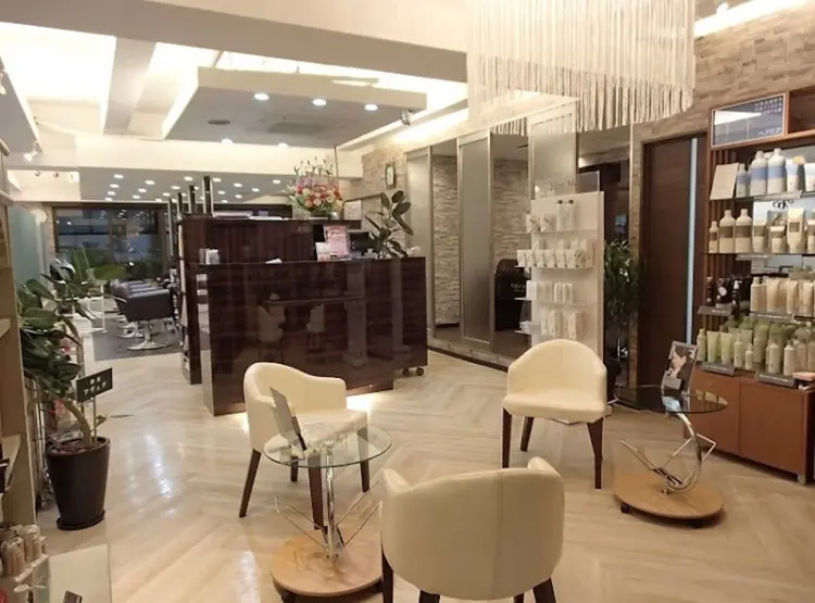 CHARA 池袋 本店の内観・外観2