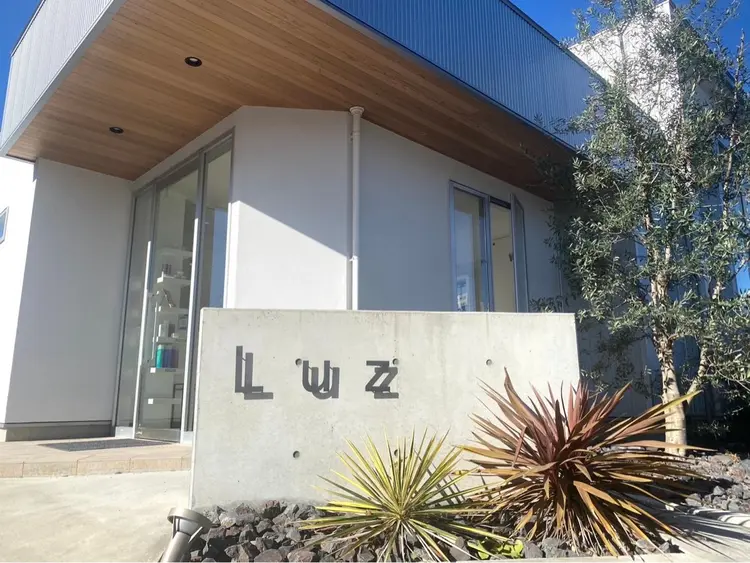 Luzの内観・外観1