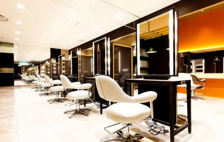 スパイスアヴェダ　西宮阪急の内観・外観2