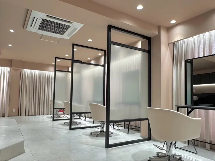 LUCの内観・外観1