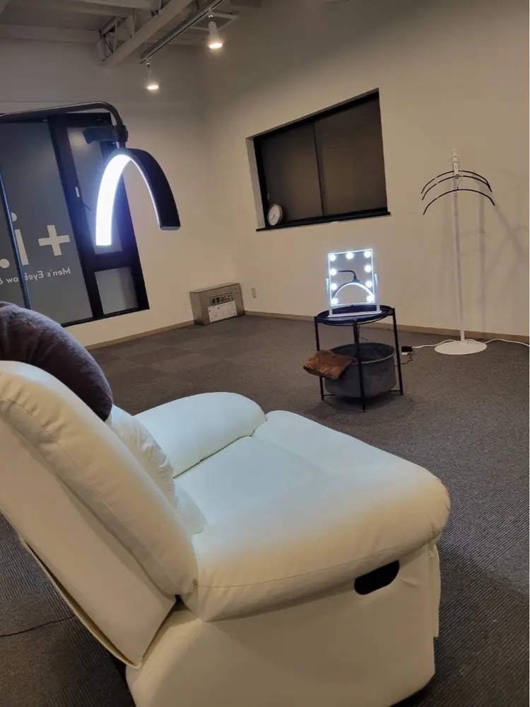 メンズ眉毛サロン +i.b大分店の内観・外観1