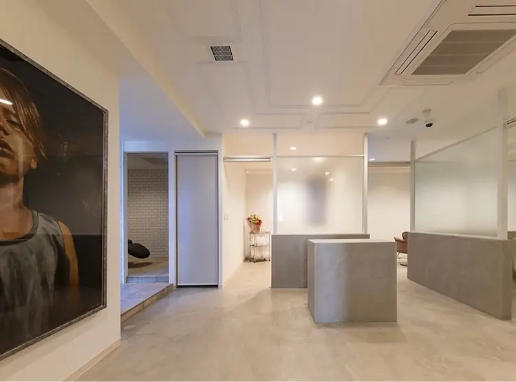 LOUVREの内観・外観2