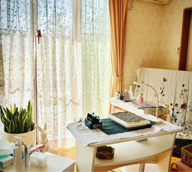 ネイルサロンeaseの内観・外観1