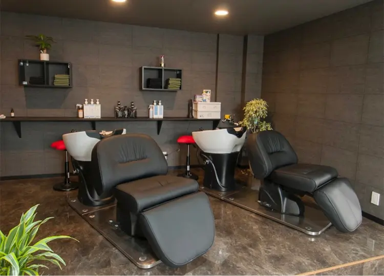 hair studio Peaceの内観・外観3