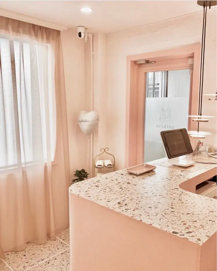 アンテインチルの内観・外観2