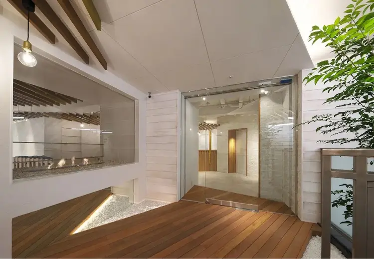 ORO宝塚店の内観・外観1