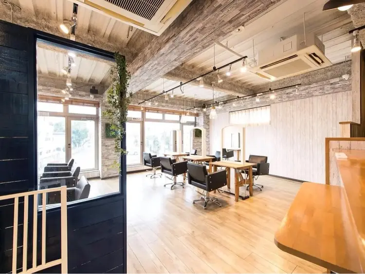 Natural所沢店【ナチュラル】の内観・外観1