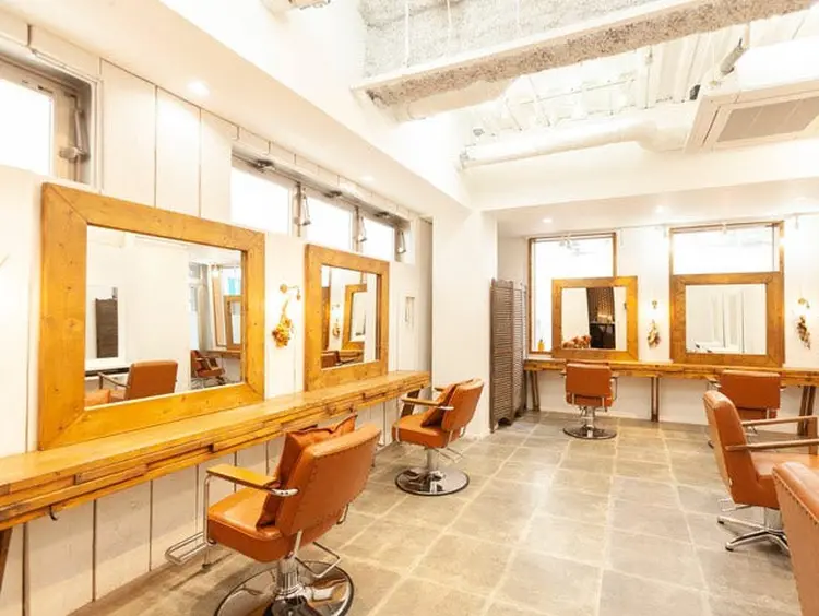 New-LineGINZAの内観・外観1