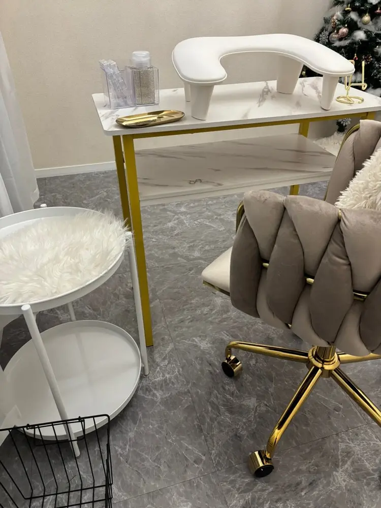 M  NAILの内観・外観1