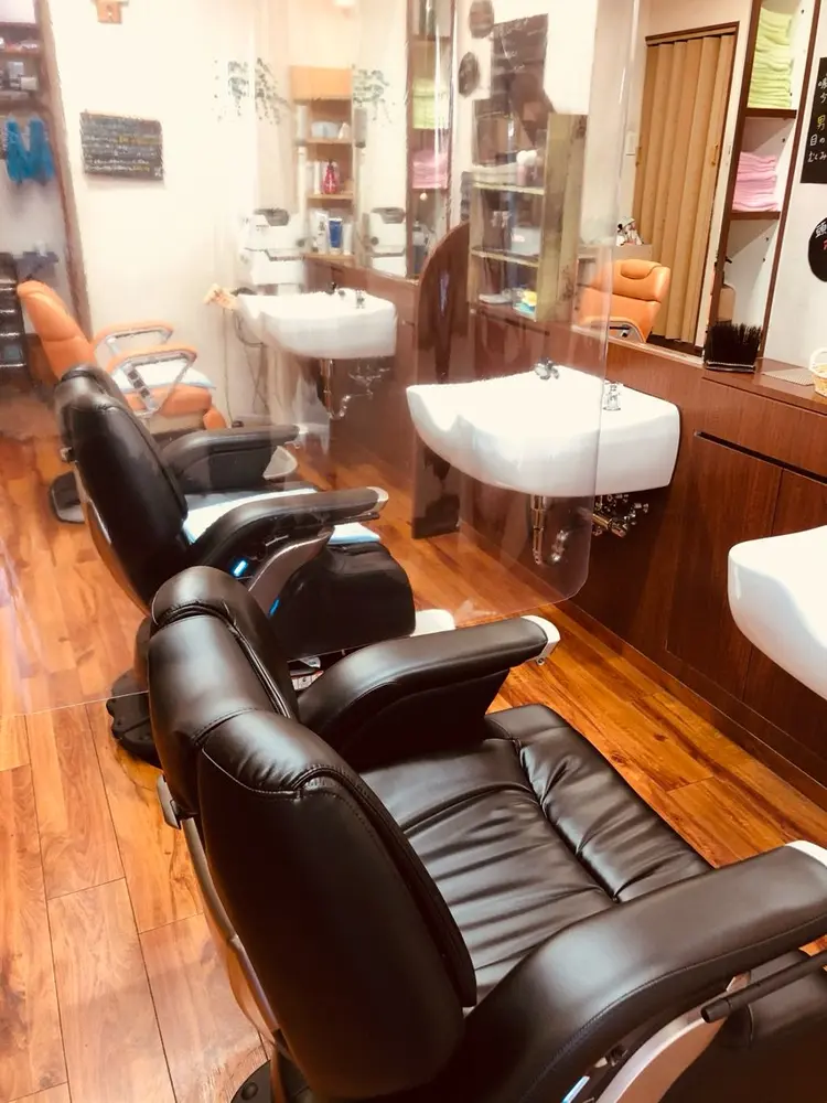 ヘアサロンクリスの内観・外観2