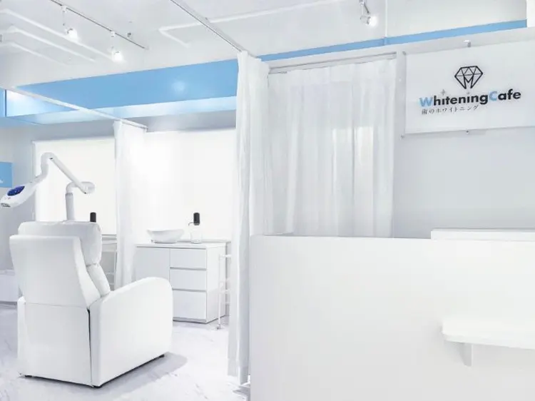 ホワイトニングカフェ原宿店の内観・外観1