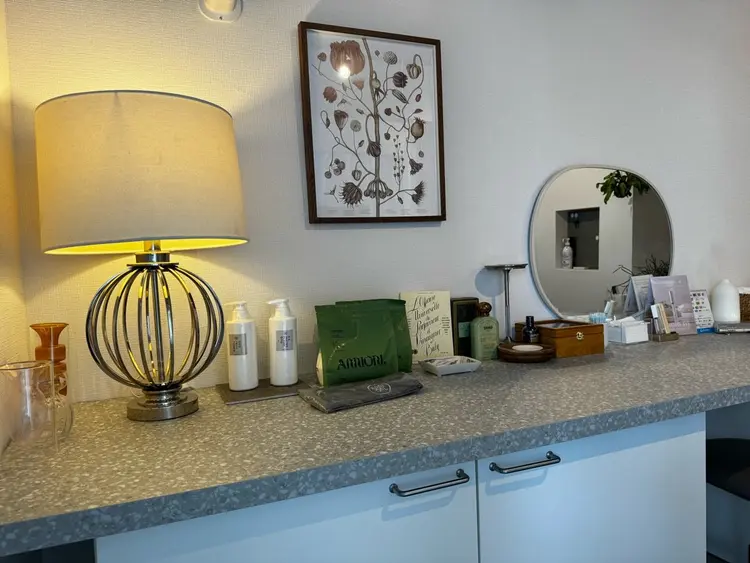 ROPPONGI BEAUTYMAKE まつげパーマ・アイブロウ専門店【新屋敷 九品寺 上通】の内観・外観1