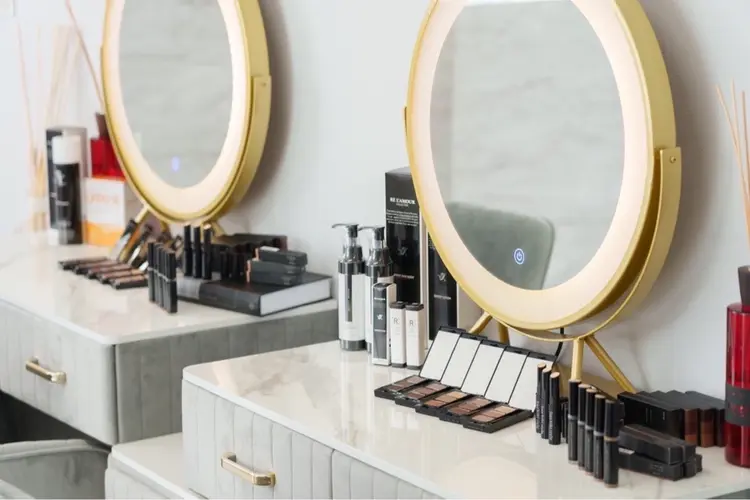 EYE on MEの内観・外観2