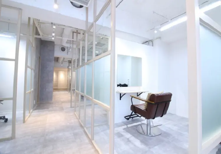 EMANON新宿南口の内観・外観2