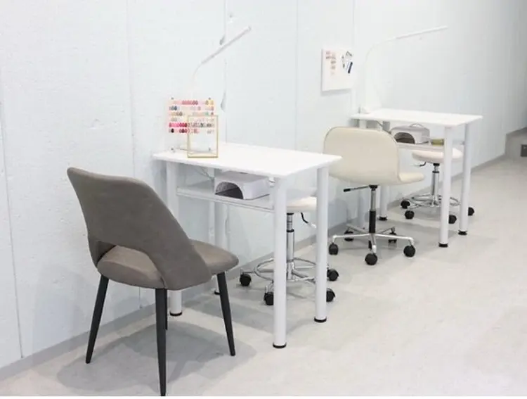 NORA nail UMEDAの内観・外観1