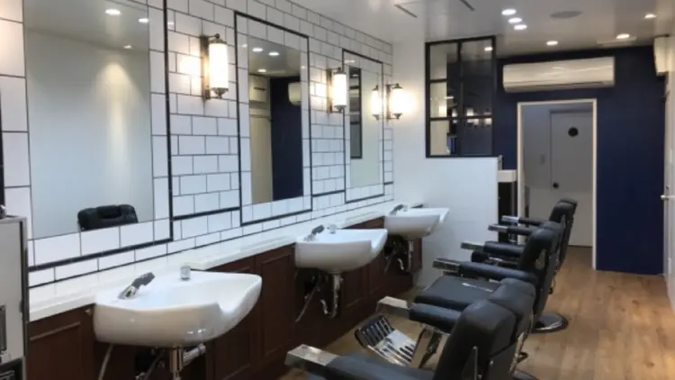 BARBERRS CUTCLUBの内観・外観1