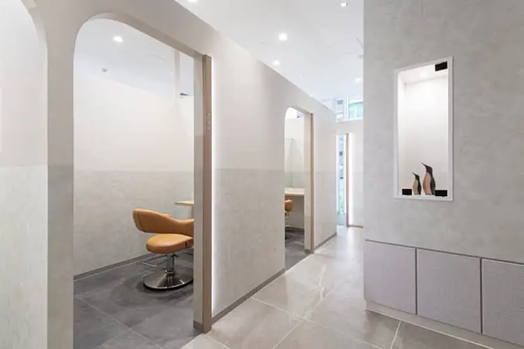 ▫︎ SALOWIN銀座RAY店の内観・外観2