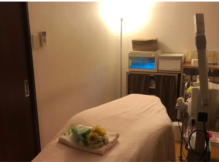 メナードフェイシャルサロン山科安朱の内観・外観1