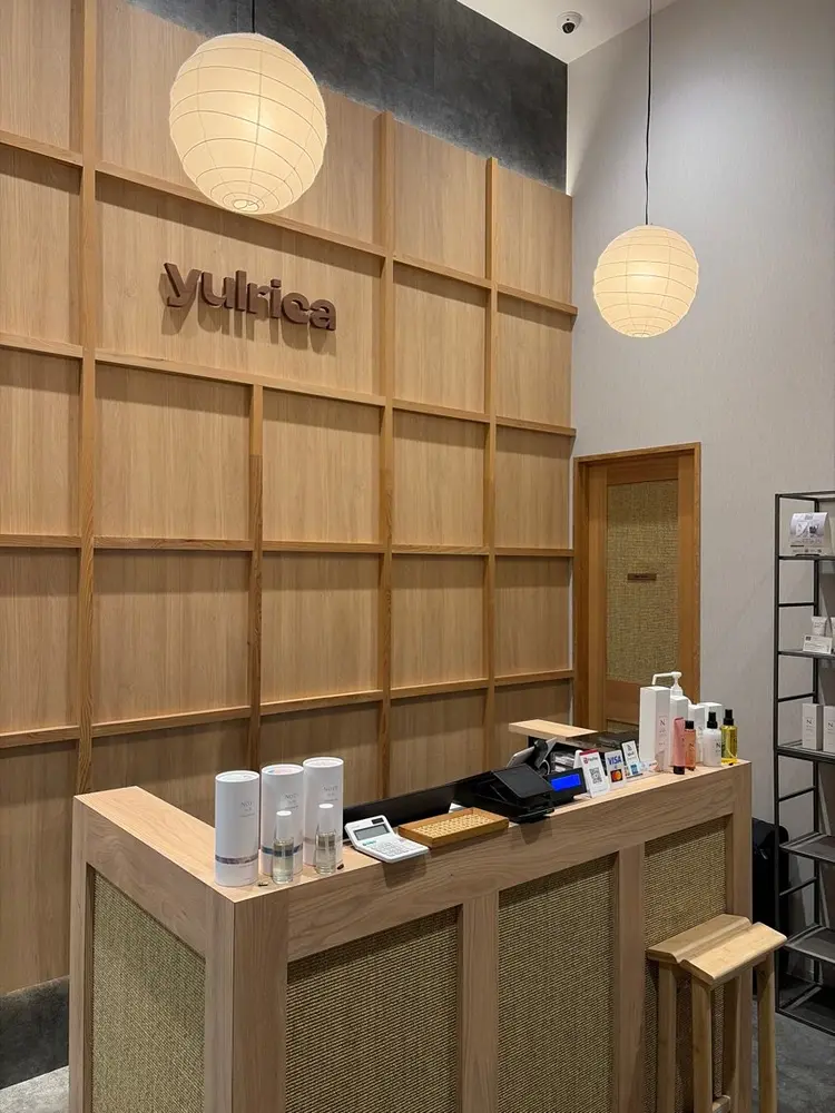 yulrica 新宿店の内観・外観2