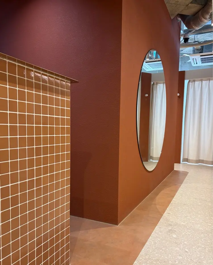 IOLEの内観・外観1