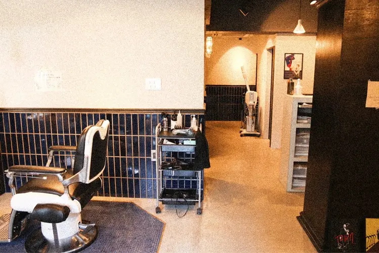 2H Barber shopの内観・外観1