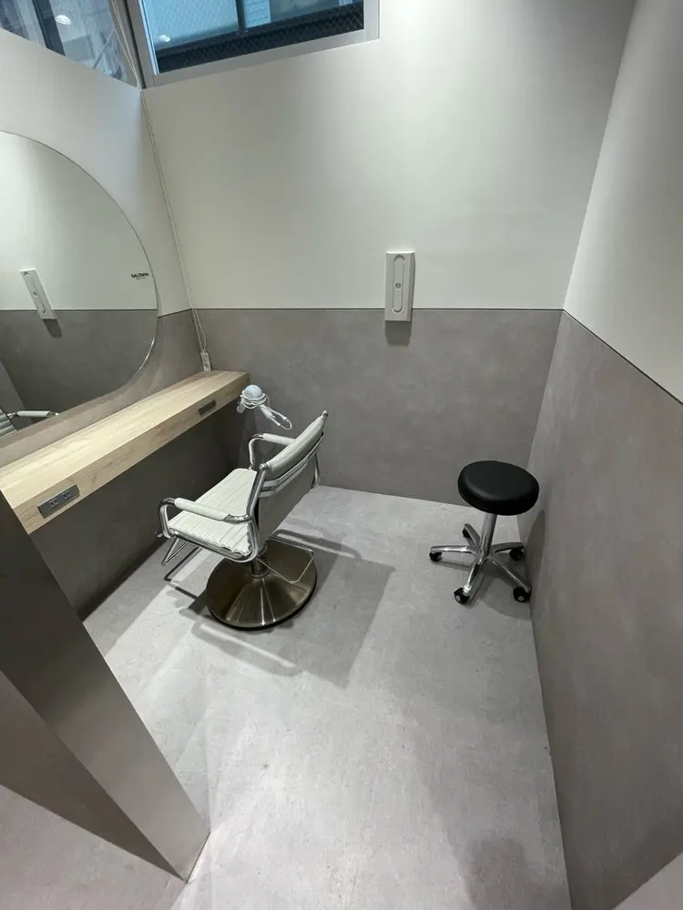 SALOWIN新宿三丁目East3階の内観・外観2