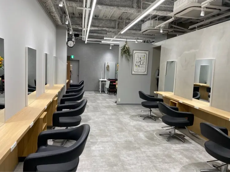 AVANCE.京橋店の内観・外観2