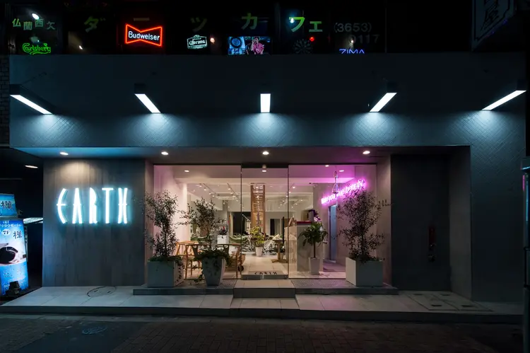 アースモード新小岩店の内観・外観1