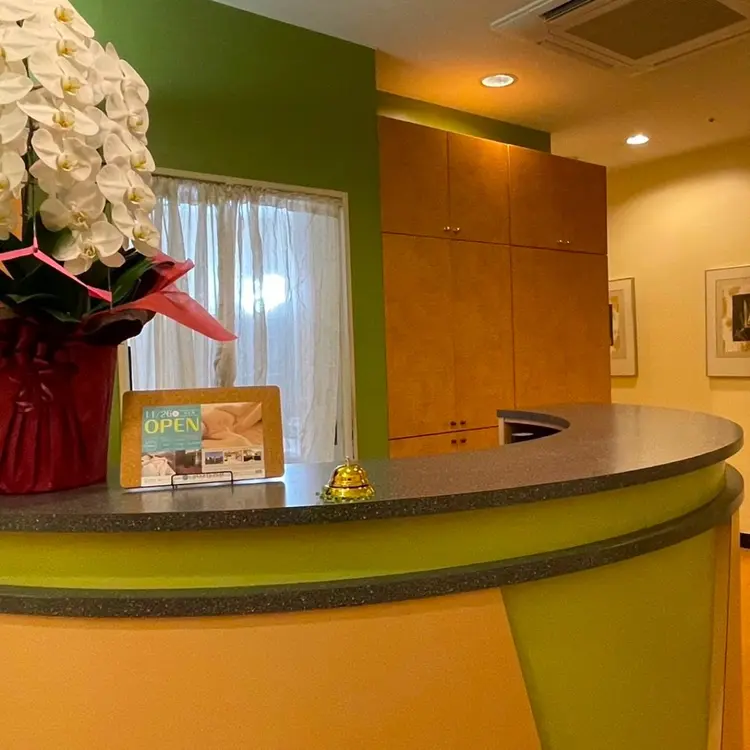 エスティ稲毛ワンズモール店の内観・外観2