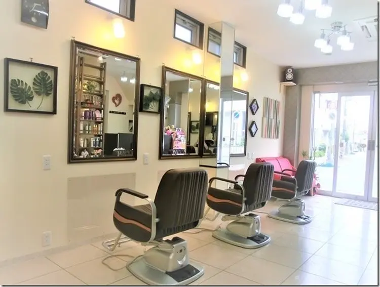 サントロペ・ヘアクリニックの内観・外観3