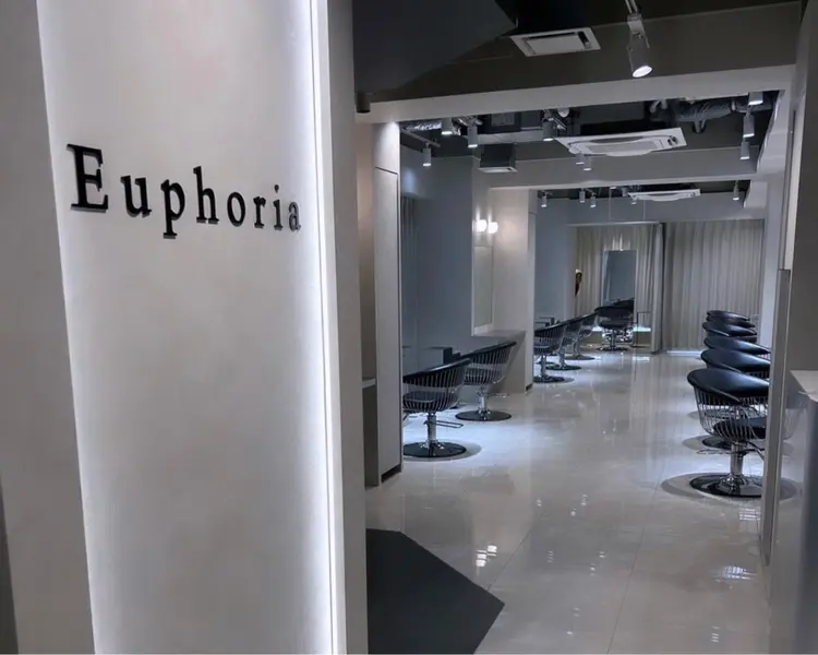 Euphoria 池袋東口駅前店の内観・外観1