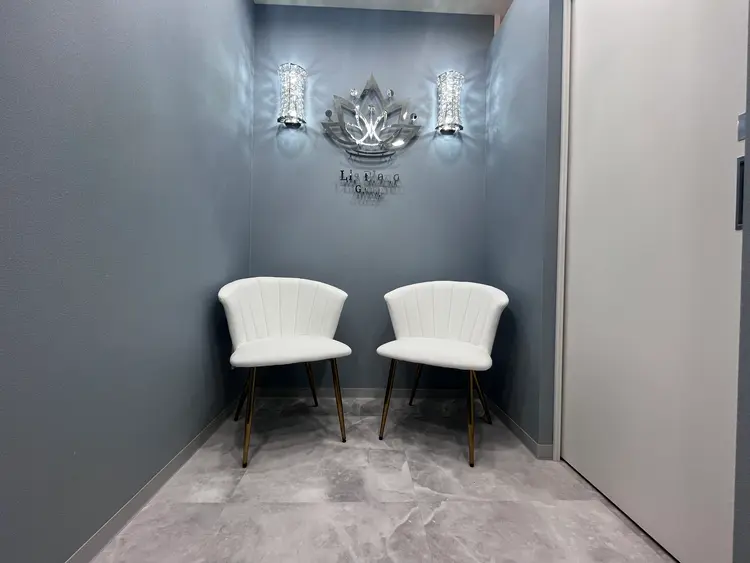 アイ&ネイルサロン リスブラン 銀座新富町店の内観・外観1