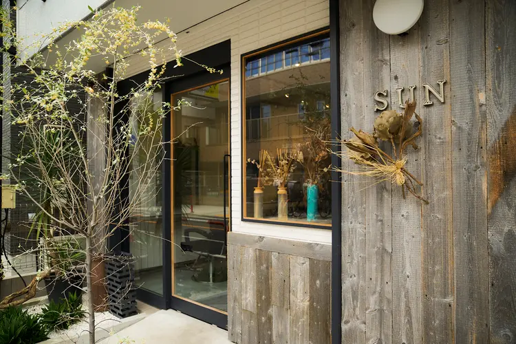 SUNの内観・外観1