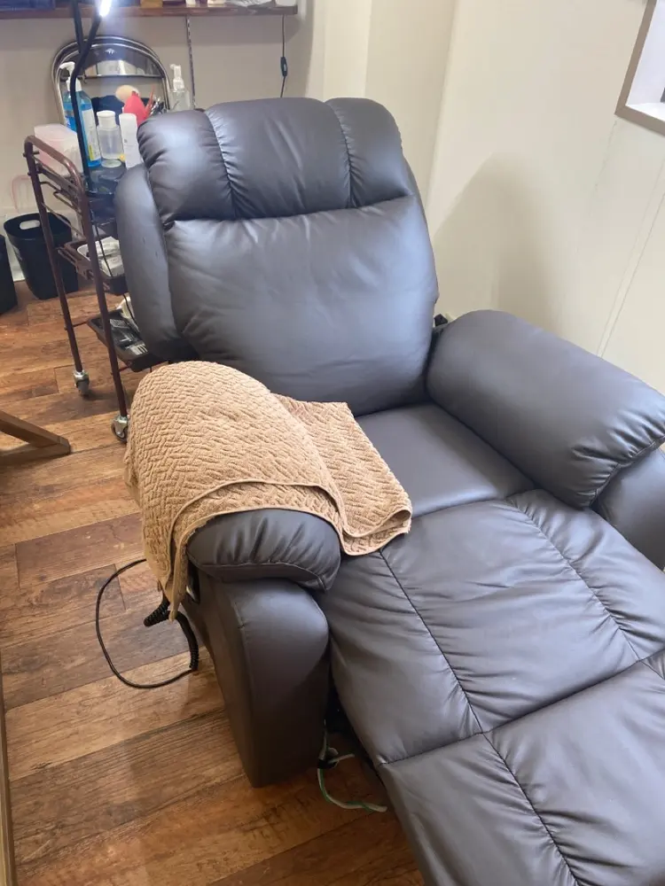 HAIR and EYE design POARISの内観・外観2