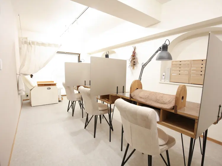 ソルネイルの内観・外観2