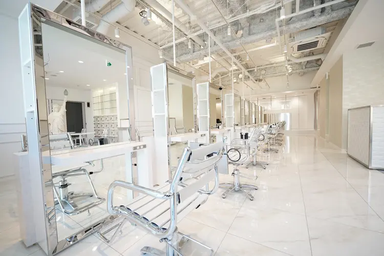 NYNY姫路本店の内観・外観1