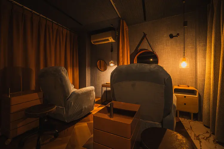 SHINCA三鷹店の内観・外観1