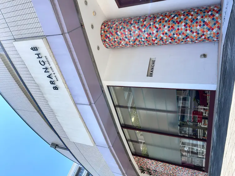 ブランシェJR勝川駅南口店の内観・外観1