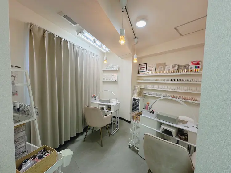 Lunanailsの内観・外観1