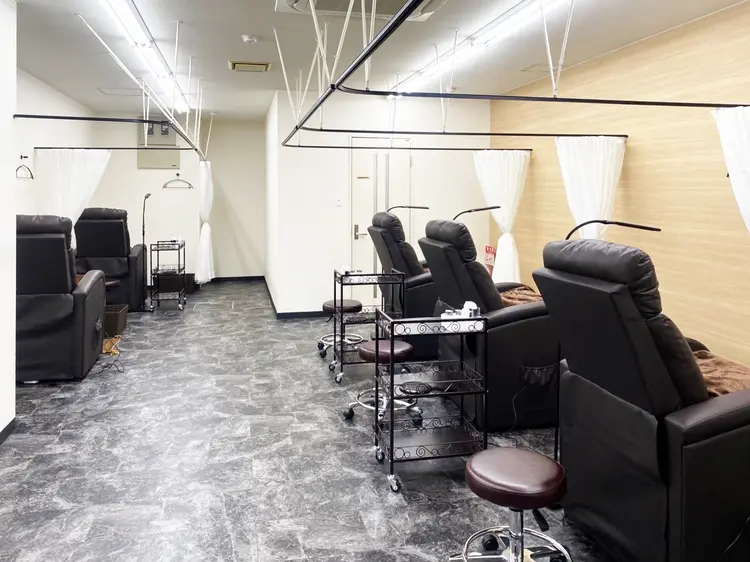 Favori奈良西大寺店の内観・外観2