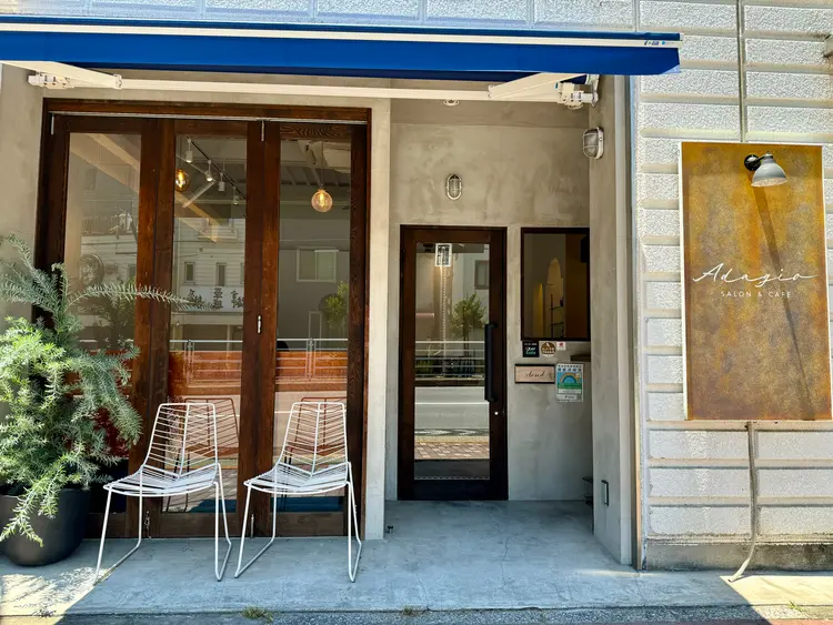 Adagio SALON&CAFEの内観・外観1