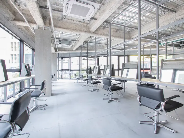 ITbyALBUM八王子店の内観・外観1