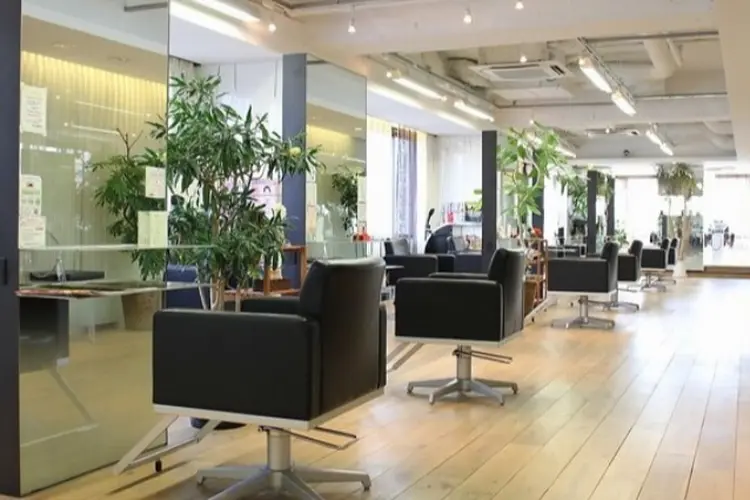 モダンクラフト長町南店の内観・外観1