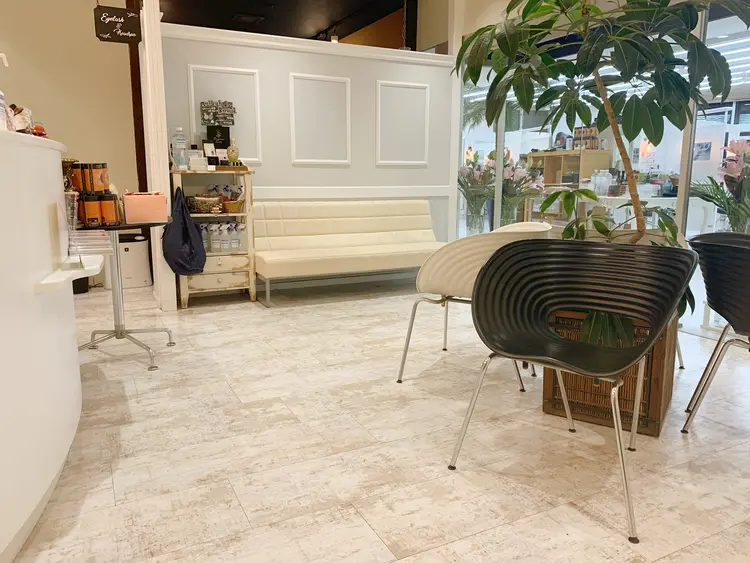 nya-meluxe+eyesalon 茅ヶ崎店の内観・外観2