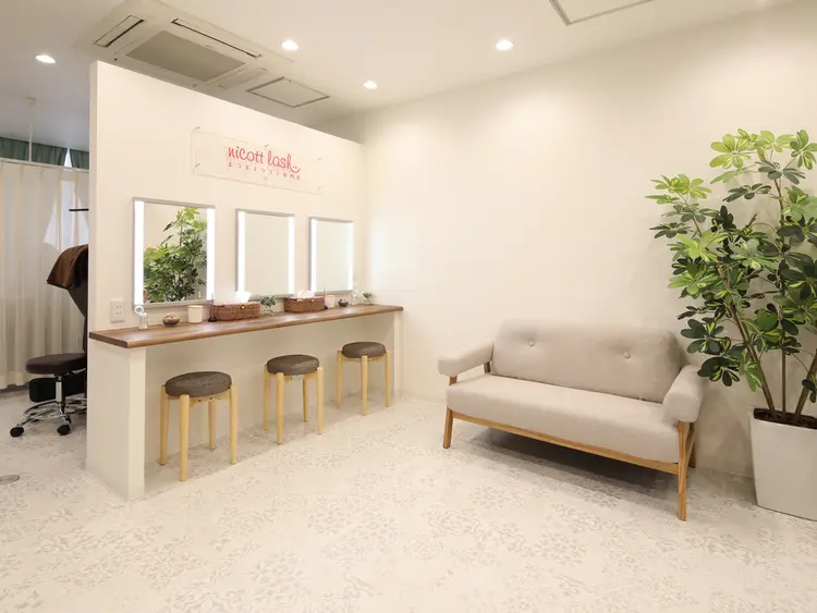 Eye ELSA lash の内観・外観3